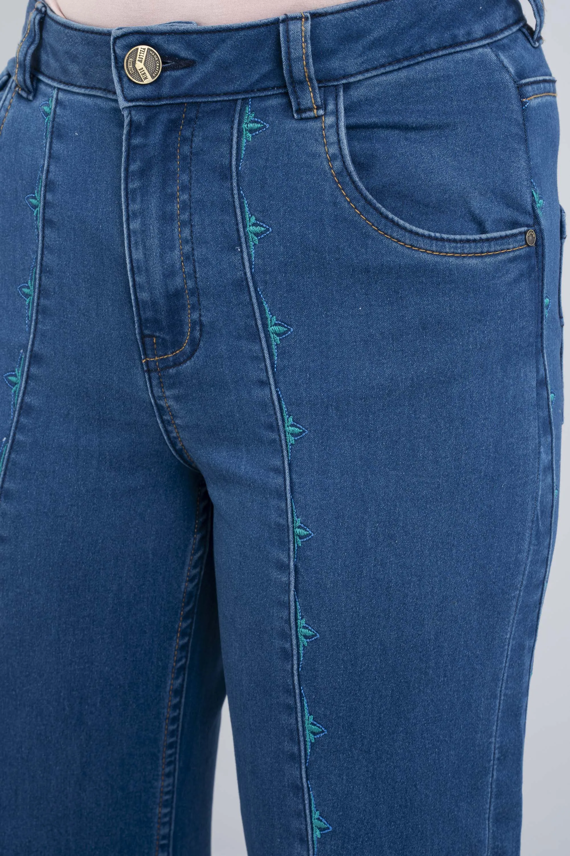 Loose-Fitted Embroidered Denim