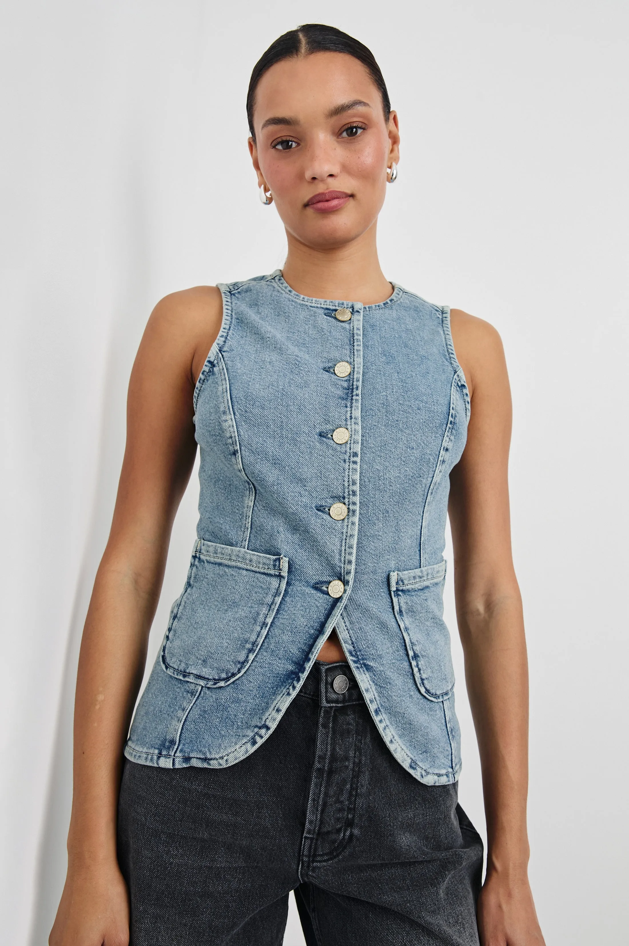 PORTOLA VEST - BLUE EYED GIRL