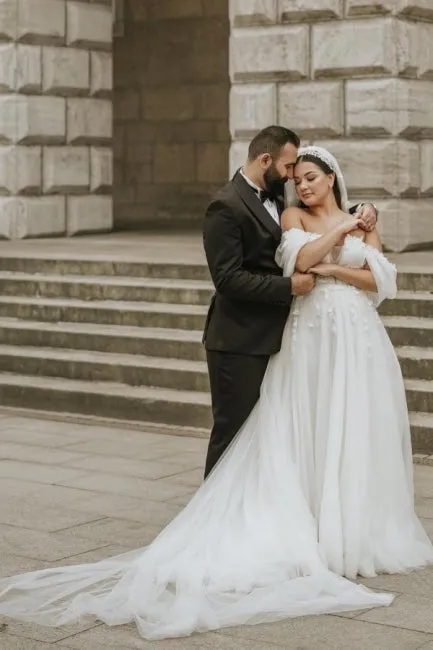 Romantic off-the-shoulder cap sleeves a-line tulle Wedding dress